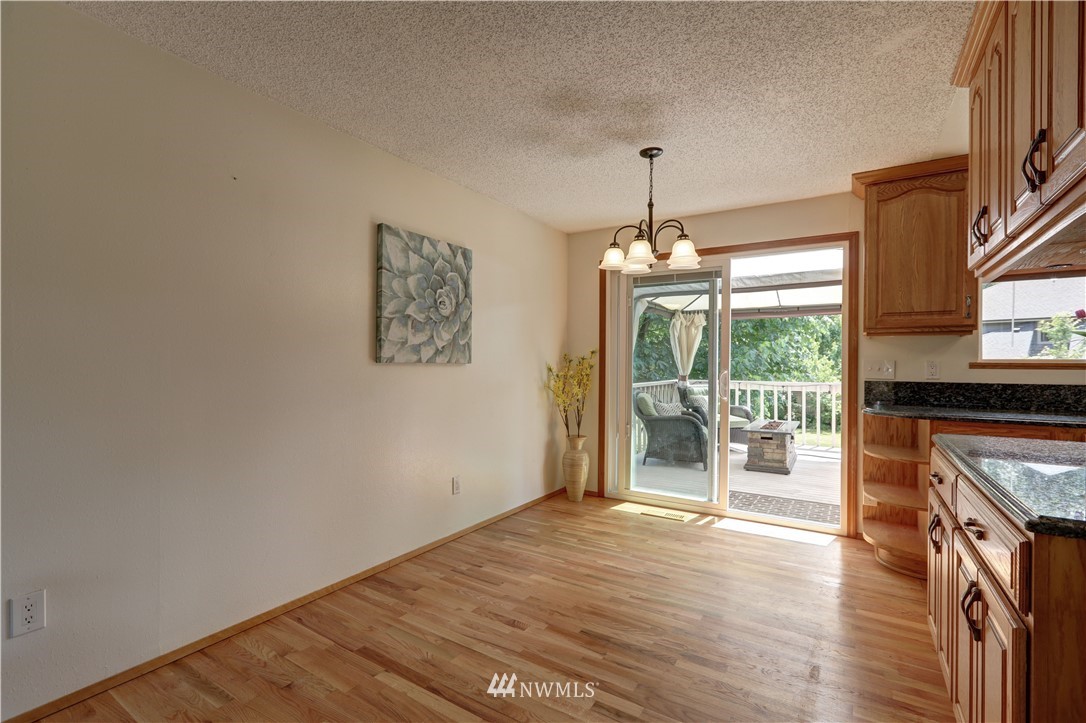 13432 191st Place Southeast Renton, WA 98059 - Photo 5 of 22 Gallery Image 5