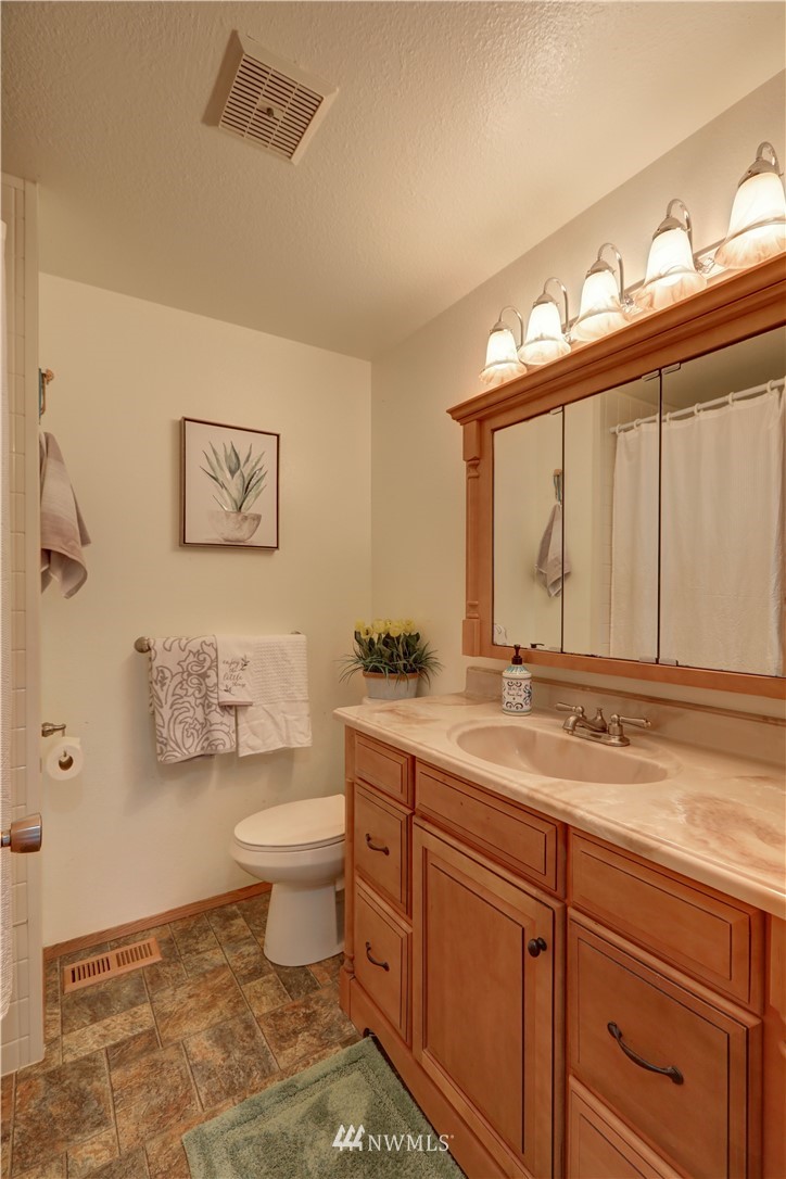 13432 191st Place Southeast Renton, WA 98059 - Photo 9 of 22 Gallery Image 9