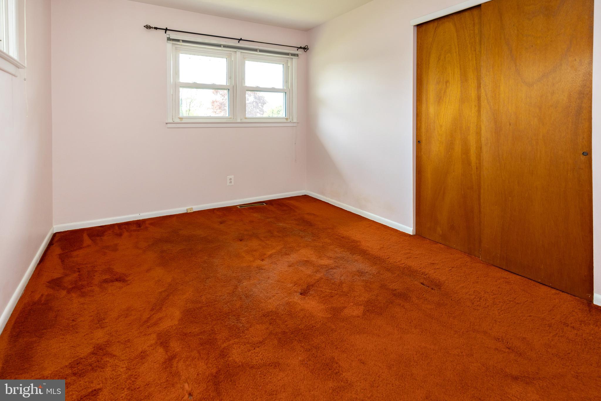 503 Pasadena Drive Magnolia, NJ 08049 - Photo 19 of 43 an empty room with windows