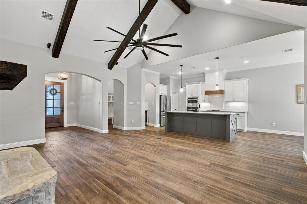 713 Chaparral Road Sanger, TX 76266 - Photo 7 of 31 Gallery Image 7