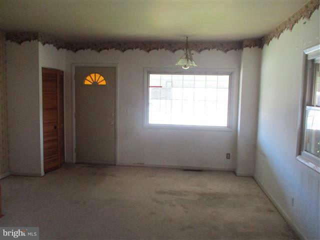8169 Gray Haven Road Baltimore, MD 21222 - Photo 3 of 25 Living Room