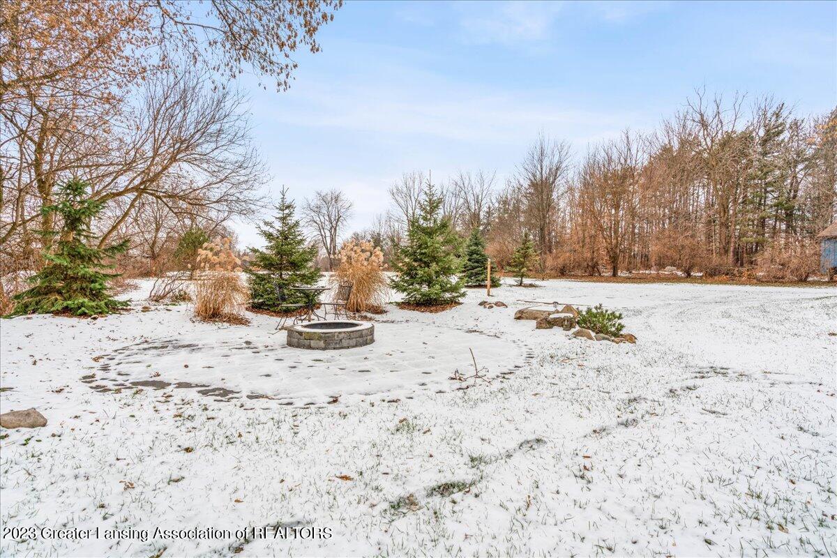 16164 Turner Road Lansing, MI 48906 - Photo 30 of 39 34-Firepit