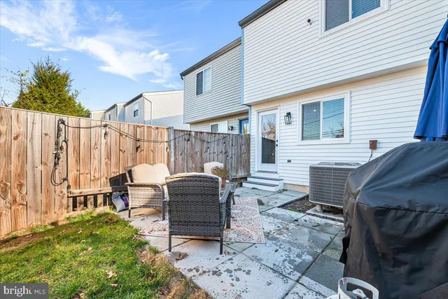 $385,000 | 2819 Shepperton Terrace, Silver Spring, MD 20904