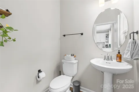 $639,500 | 621 Tudor Park Way, Charlotte, NC 28211