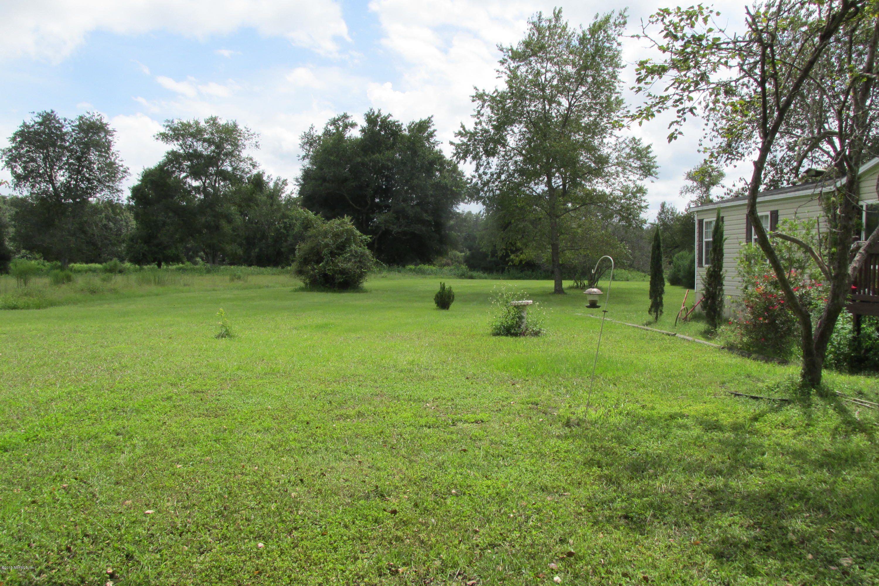 5085 Pinon Road Keystone Heights, FL 32656 - Photo 3 of 9 Side Yard