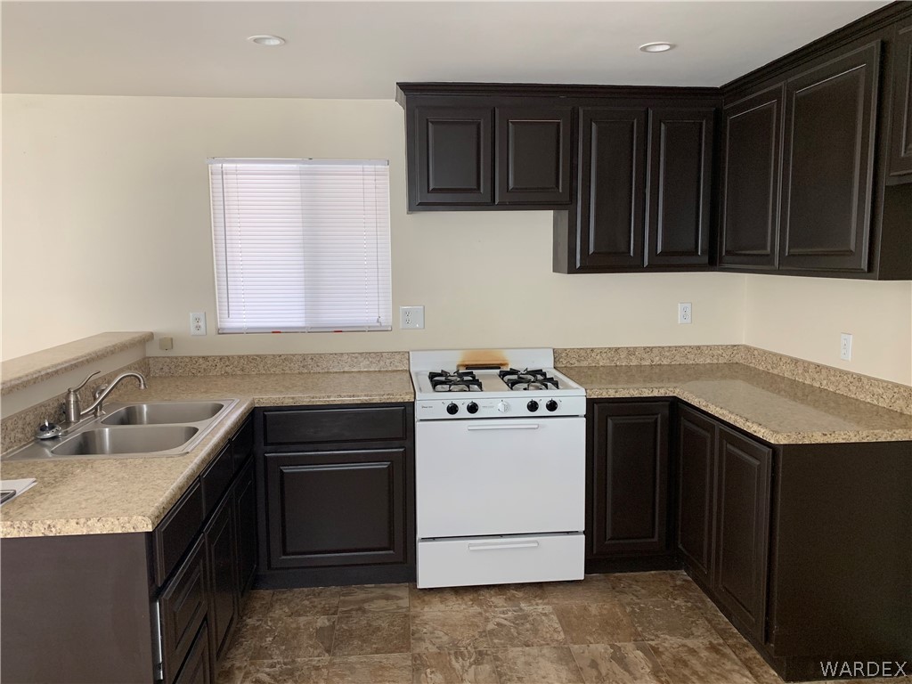 1215 Baseline Road Bullhead City, AZ 86442 - Photo 8 of 33 Gallery Image 8
