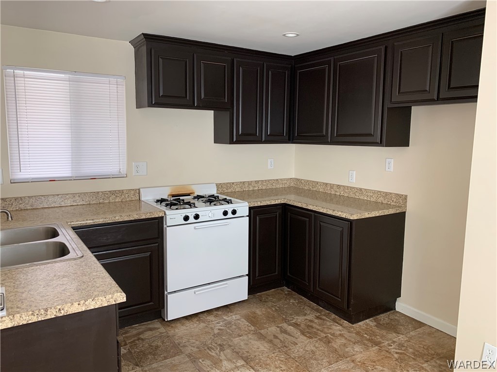 1215 Baseline Road Bullhead City, AZ 86442 - Photo 9 of 33 Gallery Image 9