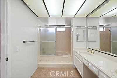 19565 Turtle Springs Way Porter Ranch, CA 91326 - Photo 56 of 96 Primary bath