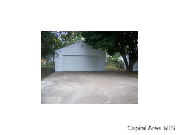 2433 Yale Boulevard Springfield, IL 62703 - Photo 3 of 12 Gallery Image 3