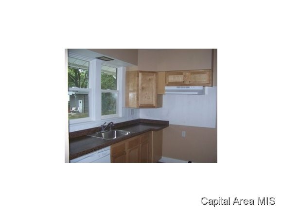 2433 Yale Boulevard Springfield, IL 62703 - Photo 6 of 12 Gallery Image 6