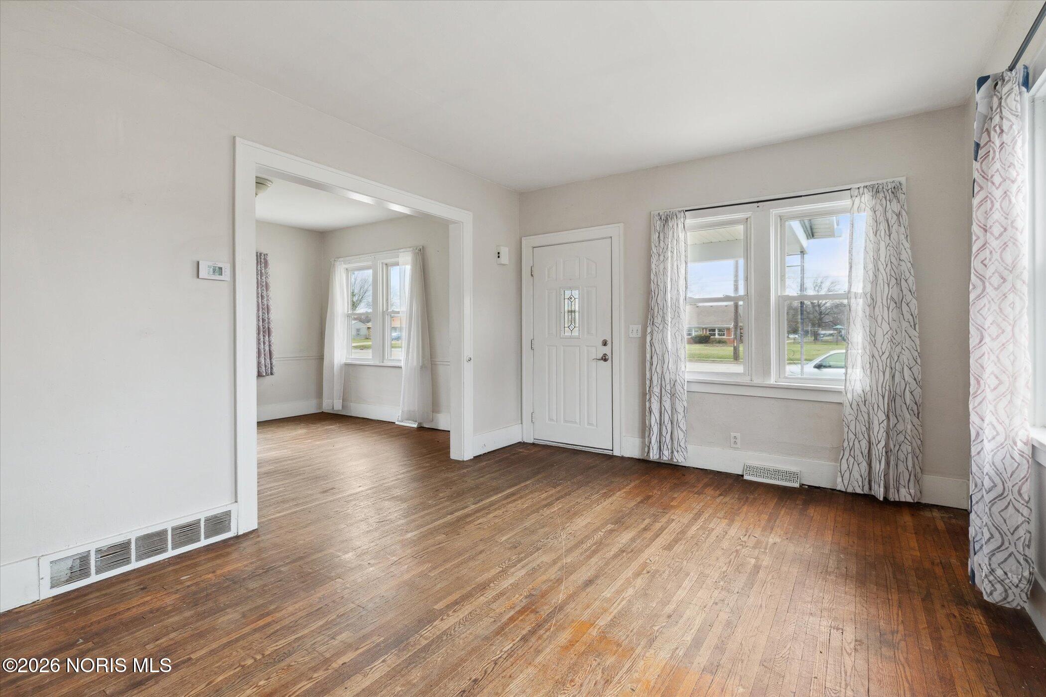 2849 West Laskey Road Toledo, OH 43613 - Photo 5 of 35 09-2849-W-Laskey-Rd-Toledo-OH-43613-Wind