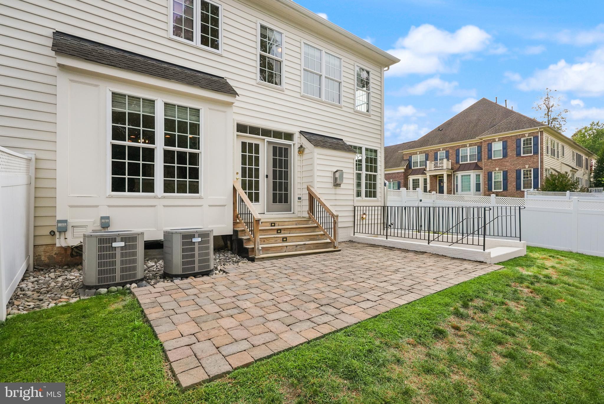 43616 Carradoc Farm Terrace Leesburg, VA 20176 - Photo 56 of 63 a front view of a house with garden