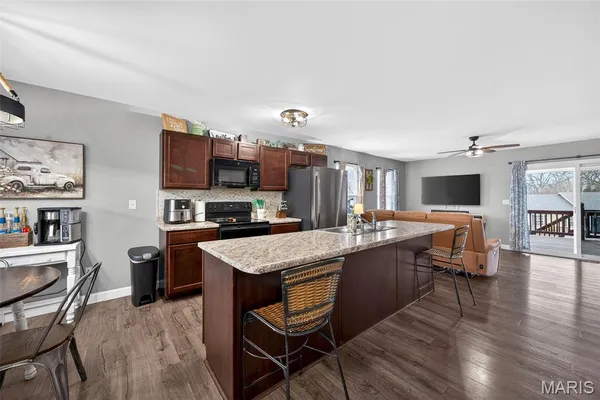 $285,000 | 151 Hidden Valley Way, Winfield, MO 63389