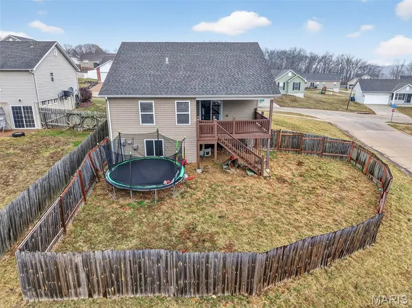 $285,000 | 151 Hidden Valley Way, Winfield, MO 63389