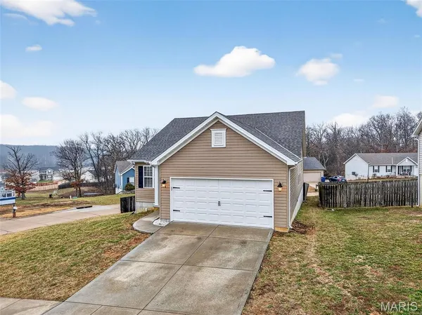 $285,000 | 151 Hidden Valley Way, Winfield, MO 63389