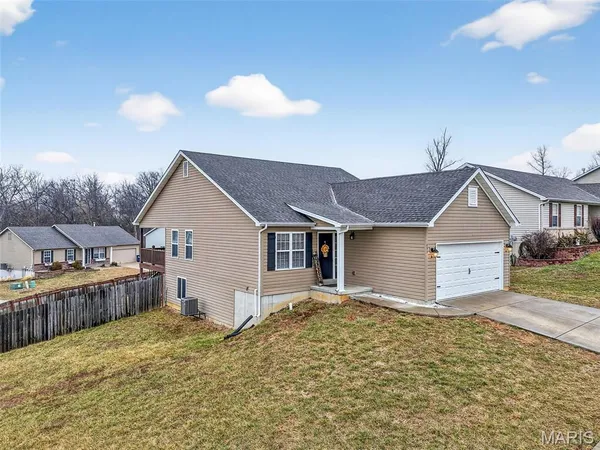 $285,000 | 151 Hidden Valley Way, Winfield, MO 63389