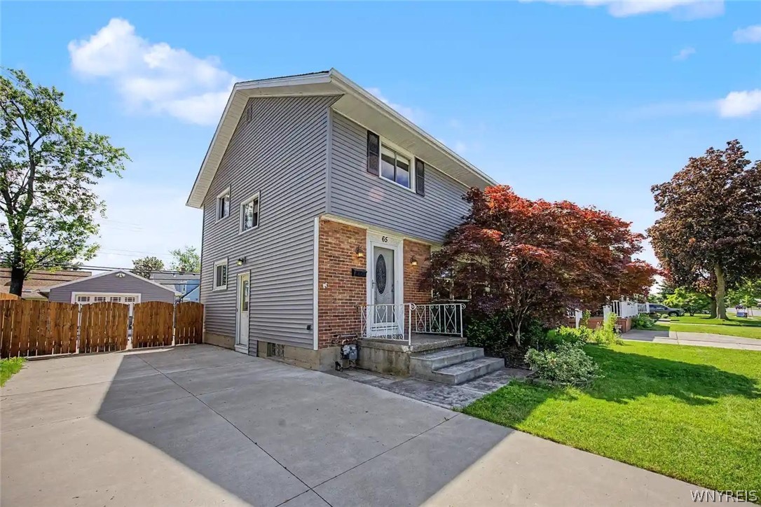 65 Grayton Road Tonawanda, NY 14150 - Photo 8 of 39