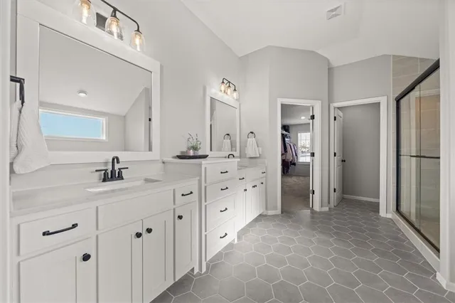 $609,900 | 10308 North Oakland Avenue, Kansas City, MO 64157