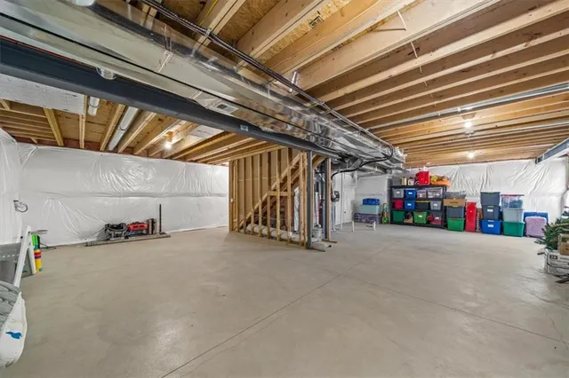 $609,900 | 10308 North Oakland Avenue, Kansas City, MO 64157