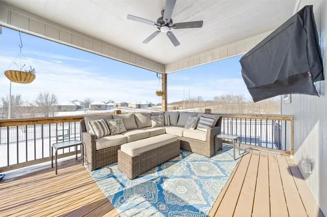 $609,900 | 10308 North Oakland Avenue, Kansas City, MO 64157