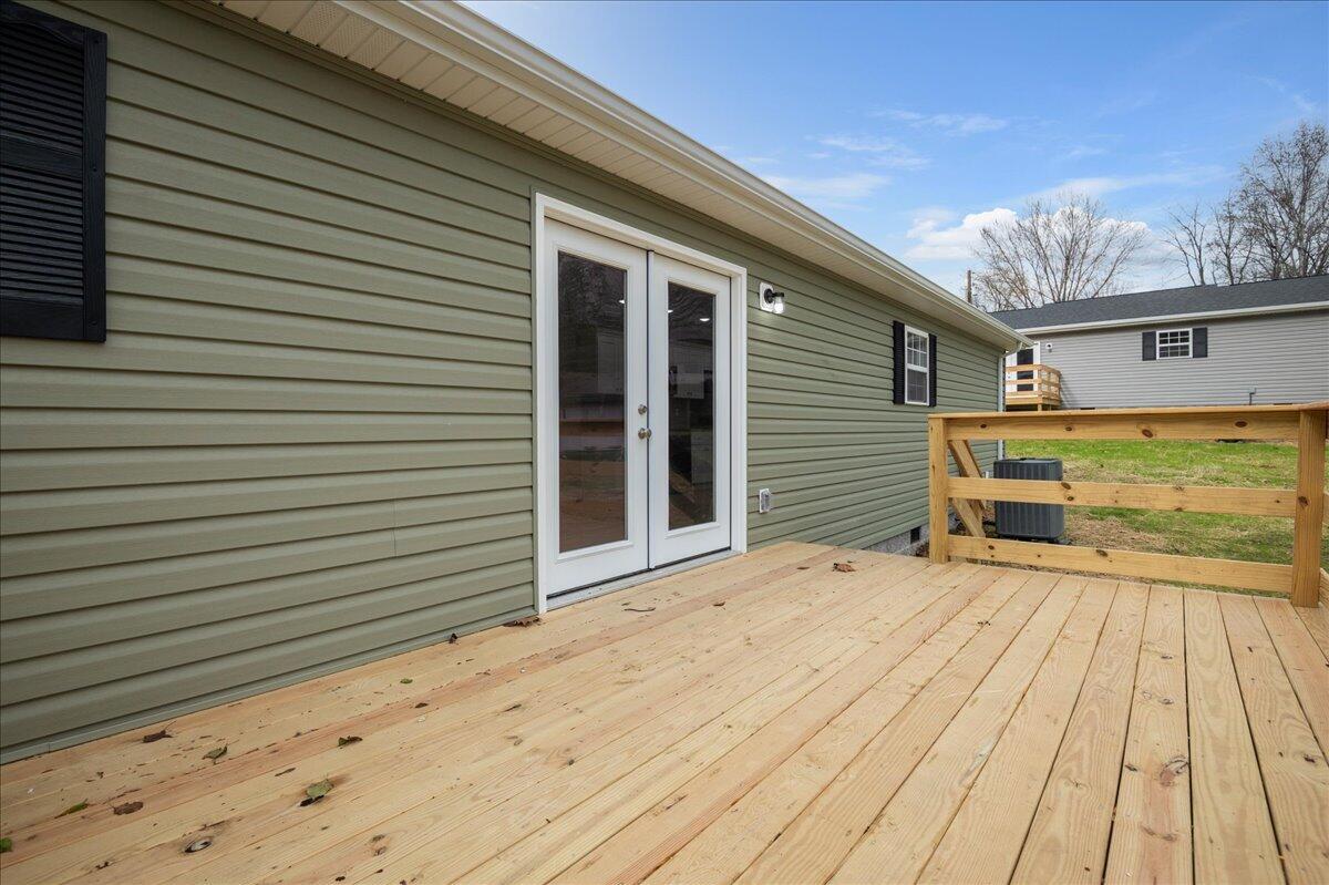 207 Mitchell Street Corbin, KY 40701 - Photo 31 of 38 38-Deck