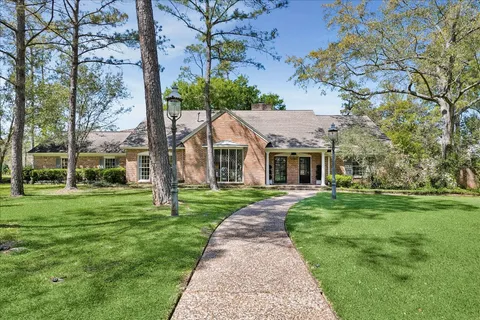 $2,795,000 | 10926 Wickwild, Hunters Creek Village, TX 77024