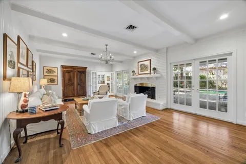 $2,900,000 | 10926 Wickwild, Hunters Creek Village, TX 77024