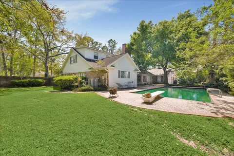 $2,900,000 | 10926 Wickwild, Hunters Creek Village, TX 77024