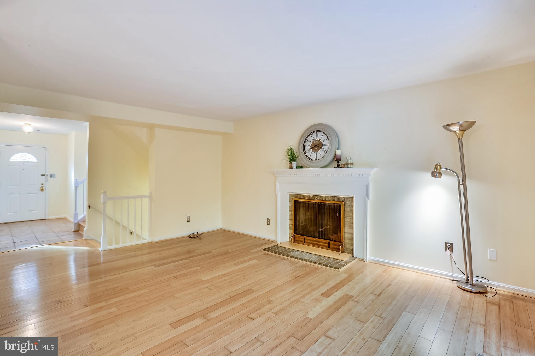 44 Oak Shade Road Gaithersburg, MD 20878 - Photo 12 of 41 Living room w/fireplace
