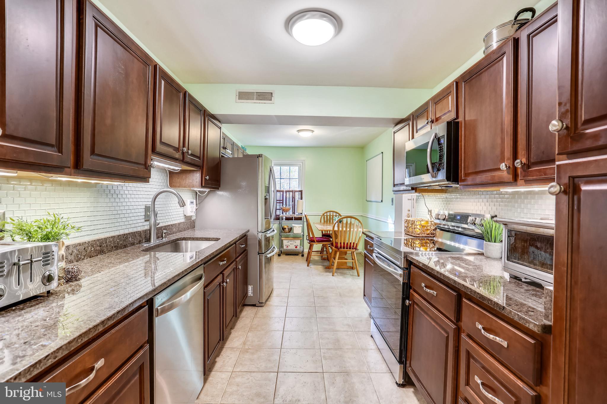 44 Oak Shade Road Gaithersburg, MD 20878 - Photo 3 of 41 Beautifully updated kitchen