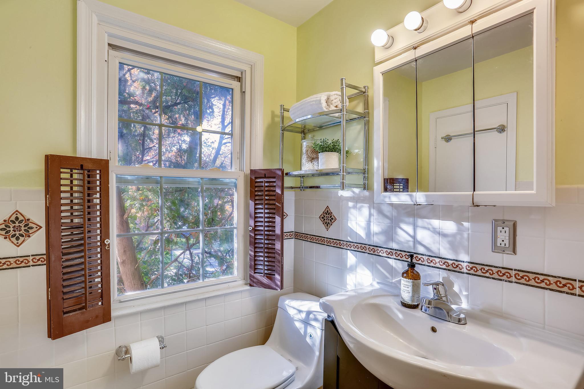 44 Oak Shade Road Gaithersburg, MD 20878 - Photo 22 of 41 Beautifully renovated primary bath
