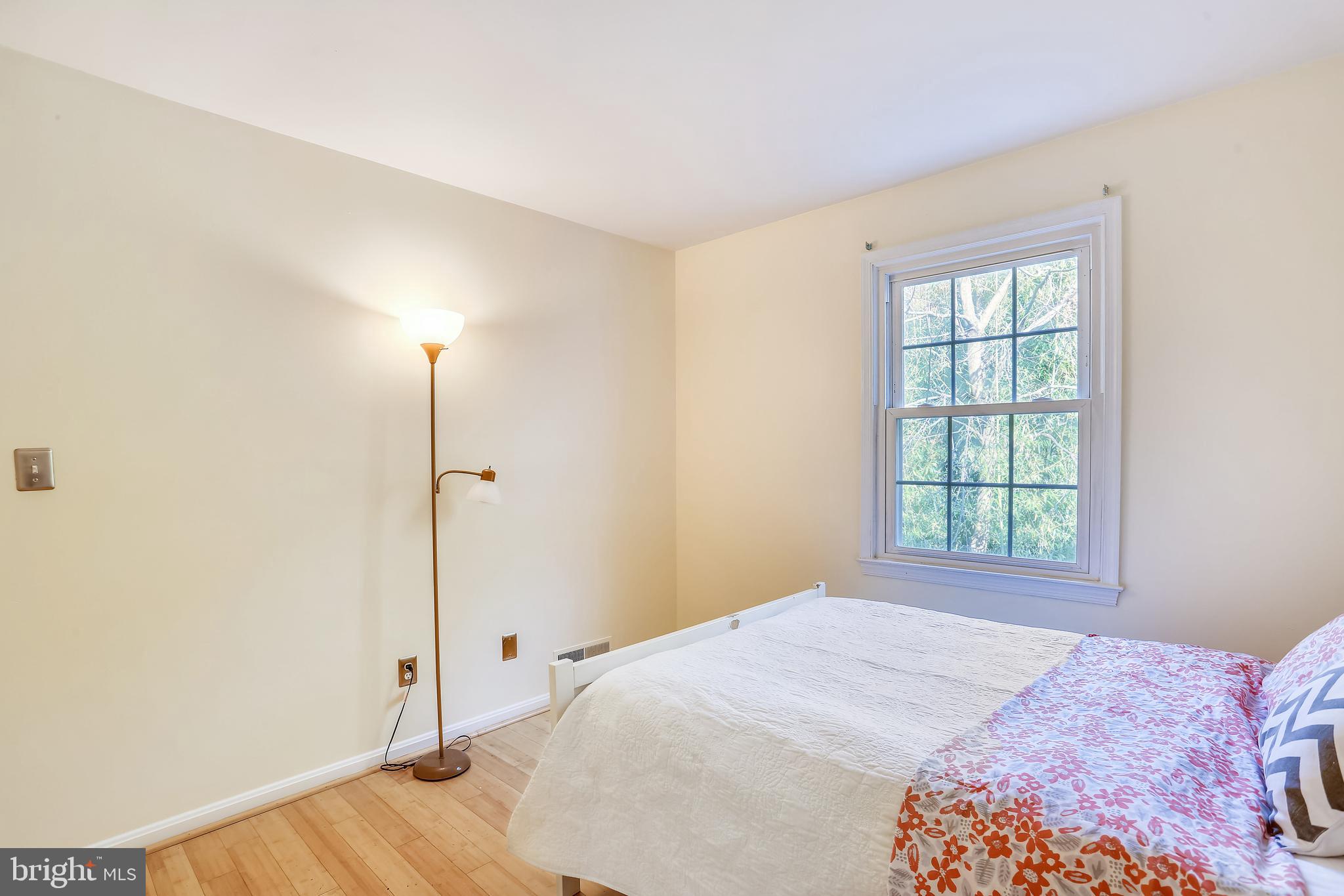 44 Oak Shade Road Gaithersburg, MD 20878 - Photo 27 of 41 Second bedroom has lots of natural light