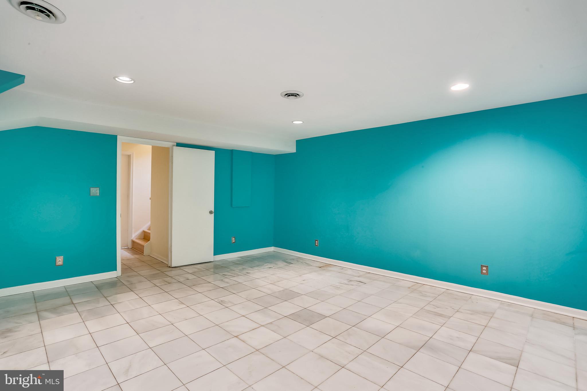 44 Oak Shade Road Gaithersburg, MD 20878 - Photo 30 of 41 Recreation room w/lots of recessed lighting