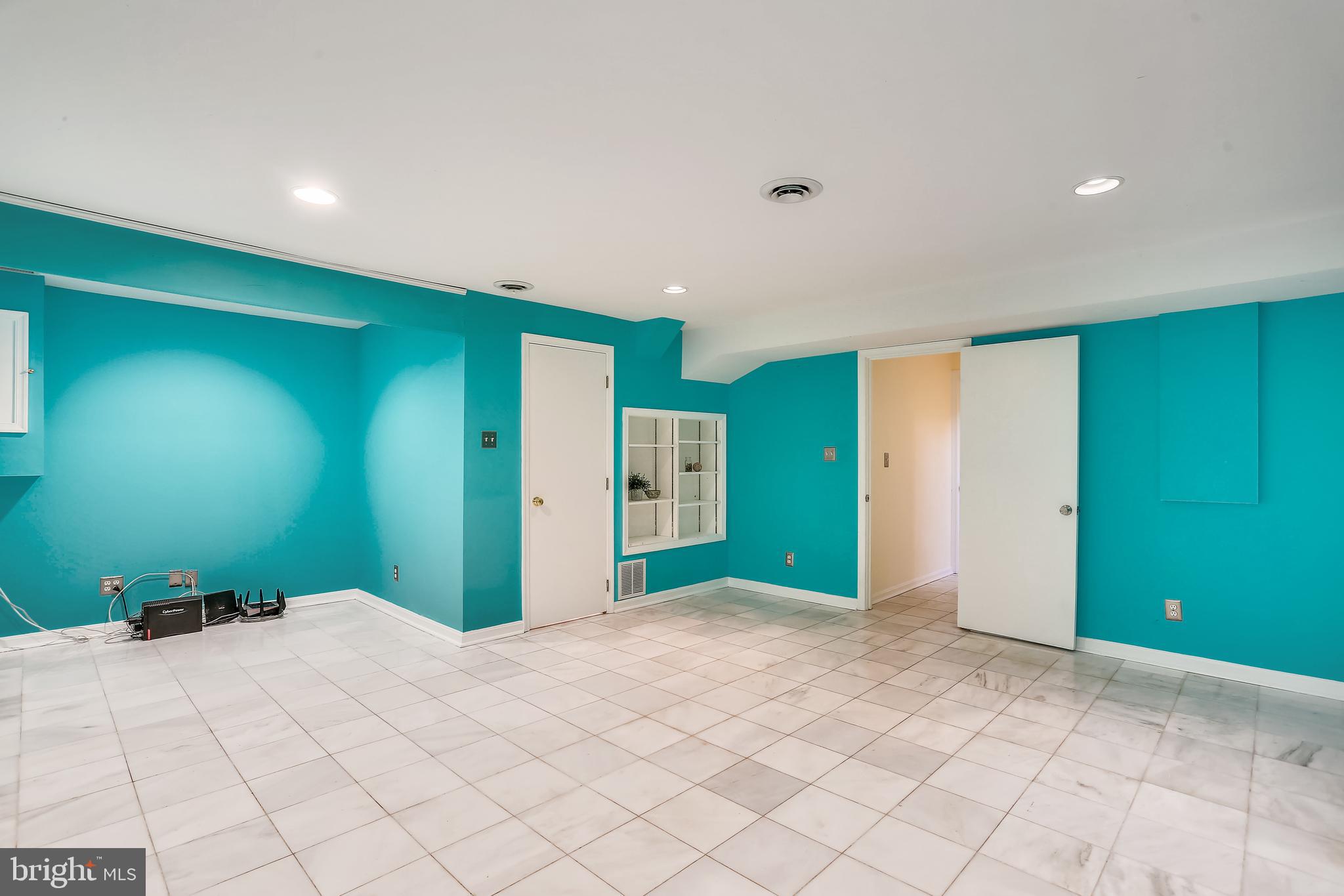 44 Oak Shade Road Gaithersburg, MD 20878 - Photo 32 of 41 Versatile lower level rec room