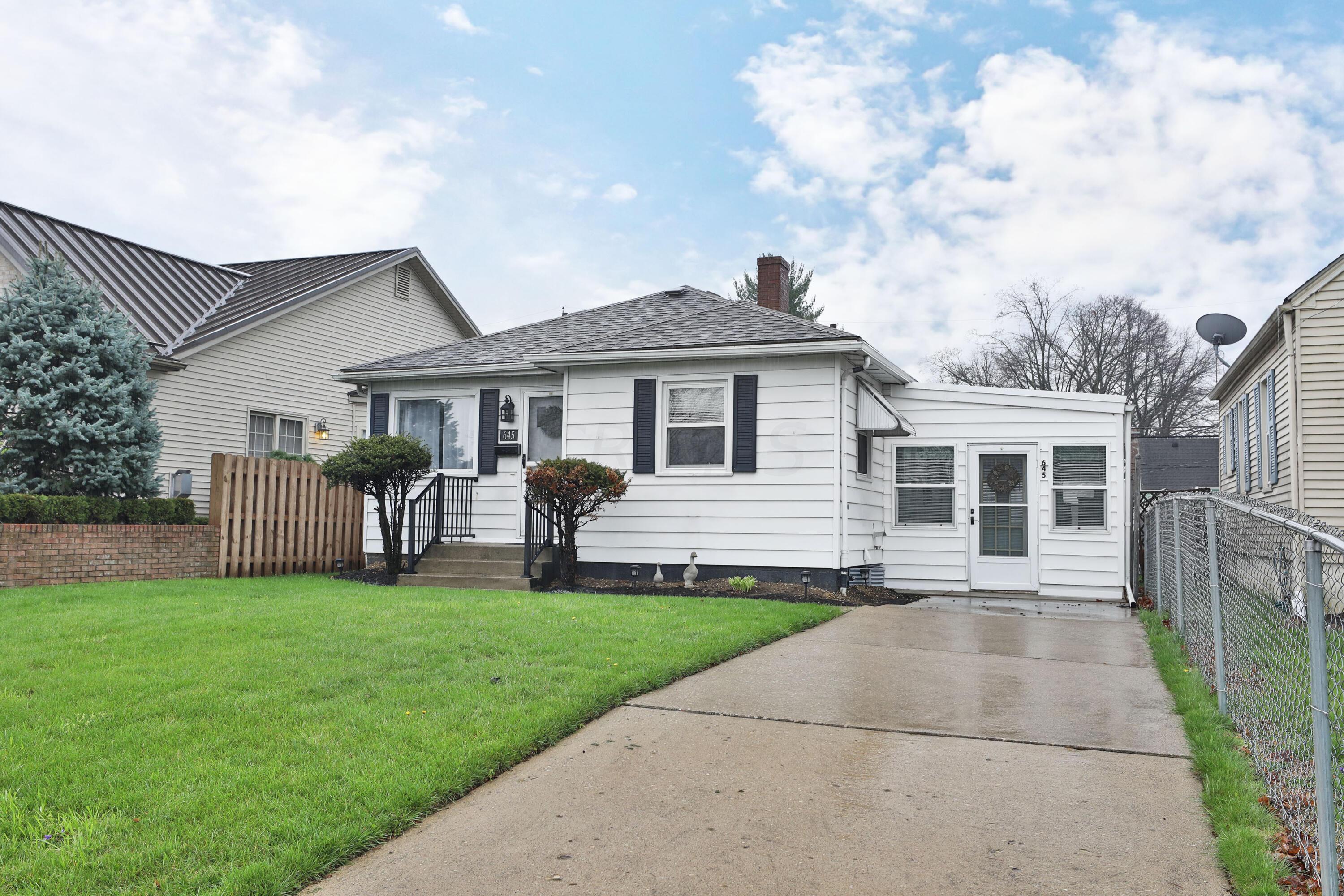 645 Morse Road Columbus, OH 43214 - Photo 2 of 41 Front