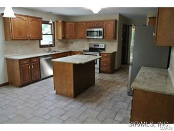 1218 Mule Road Columbia, IL 62236 - Photo 13 of 24 Gallery Image 13