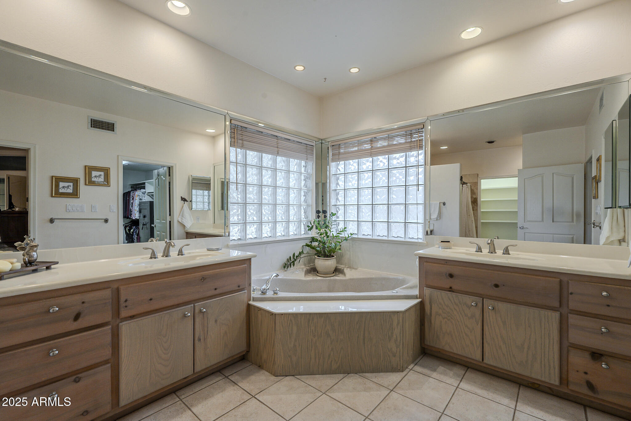 2620 North Barkley Mesa, AZ 85203 - Photo 20 of 39 Barkley-39