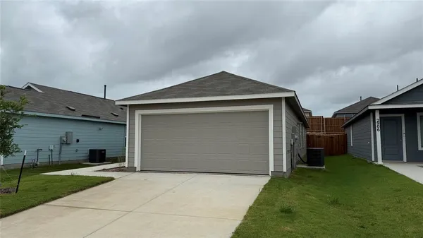$1,750 | 2908 Hearts Trail, Crandall, TX 75114