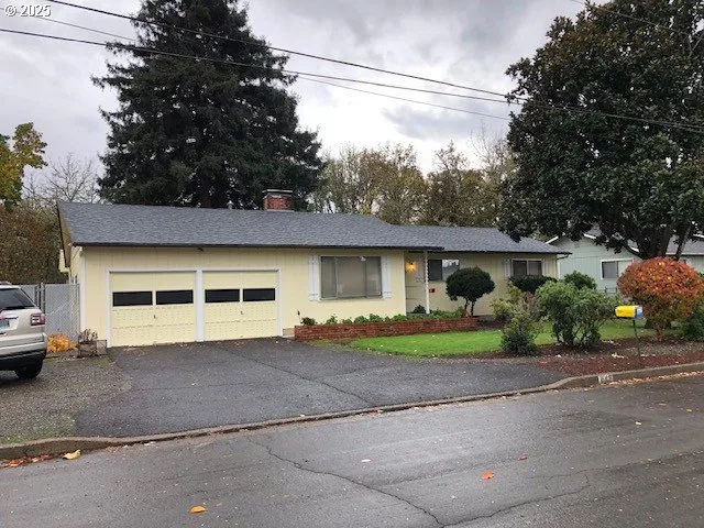 $425,000 | 1649 Northwest Martin Avenue, Roseburg, OR 97471