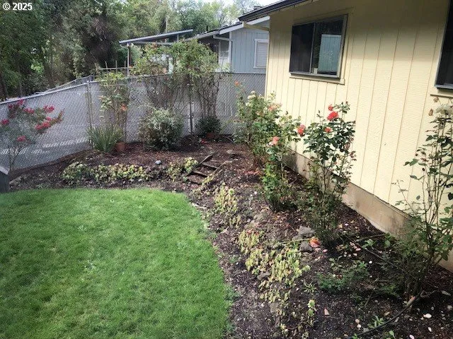 $425,000 | 1649 Northwest Martin Avenue, Roseburg, OR 97471