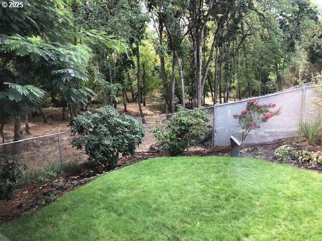 $425,000 | 1649 Northwest Martin Avenue, Roseburg, OR 97471