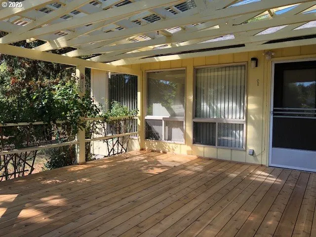 $425,000 | 1649 Northwest Martin Avenue, Roseburg, OR 97471