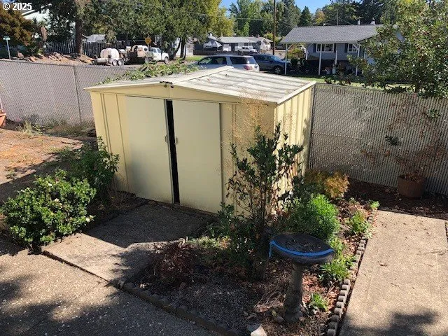 $425,000 | 1649 Northwest Martin Avenue, Roseburg, OR 97471