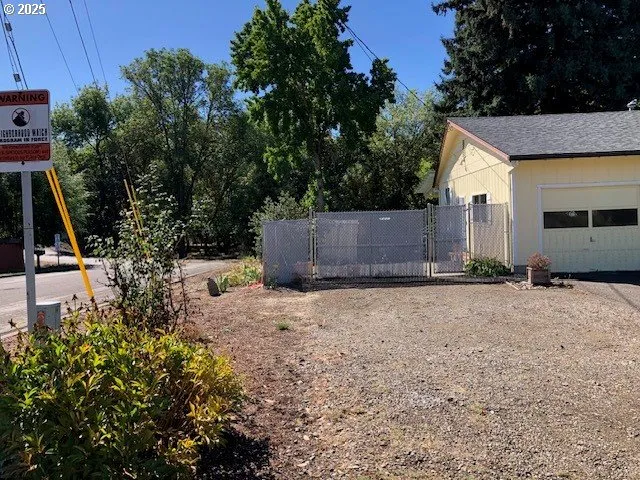 $425,000 | 1649 Northwest Martin Avenue, Roseburg, OR 97471