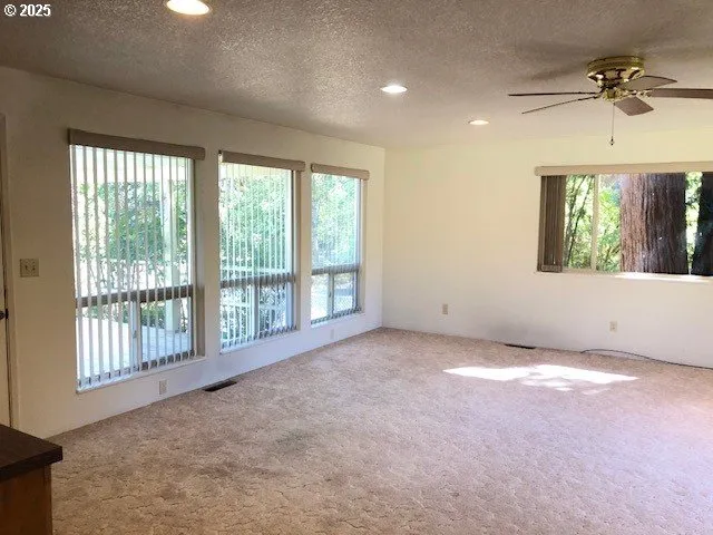 $425,000 | 1649 Northwest Martin Avenue, Roseburg, OR 97471