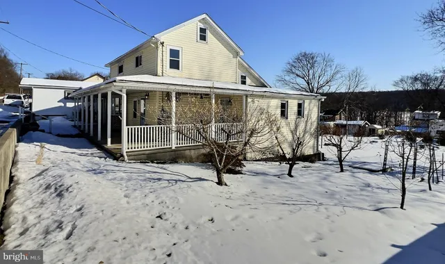 $159,900 | 176 Roosevelt Drive, Mahanoy City, PA 17948