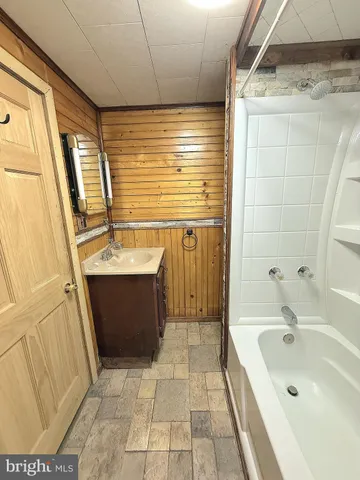 $159,900 | 176 Roosevelt Drive, Mahanoy City, PA 17948