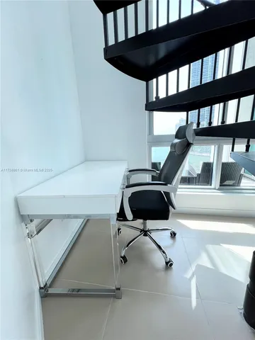 $699,000 | 300 South Biscayne Boulevard, Unit L814, Miami, FL 33131