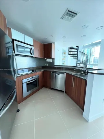 $699,000 | 300 South Biscayne Boulevard, Unit L814, Miami, FL 33131