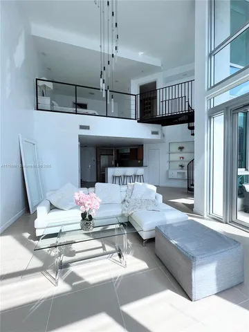 $699,000 | 300 South Biscayne Boulevard, Unit L814, Miami, FL 33131